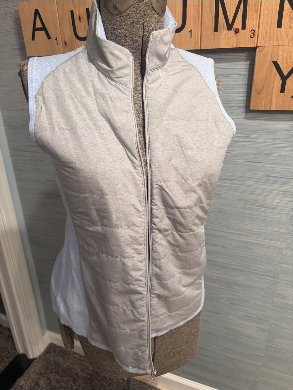 Peter Millar Light Gray & White Quilted Vest